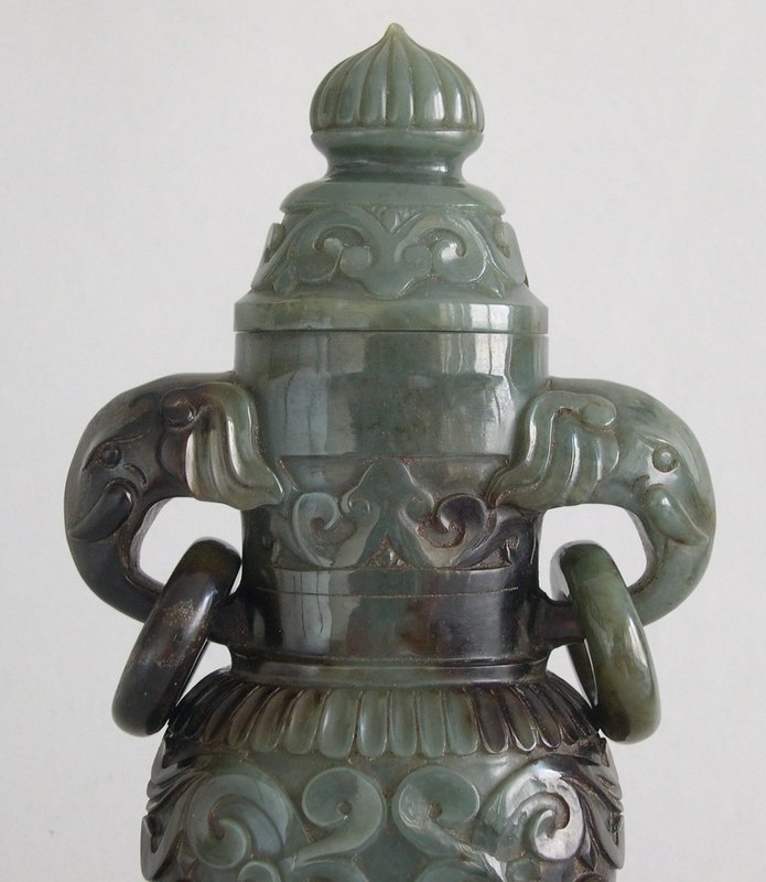 Chinese jade vase with elephant heads and moving rings