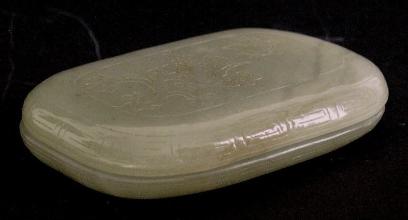 Chinese jade box with incised decoration  18C.