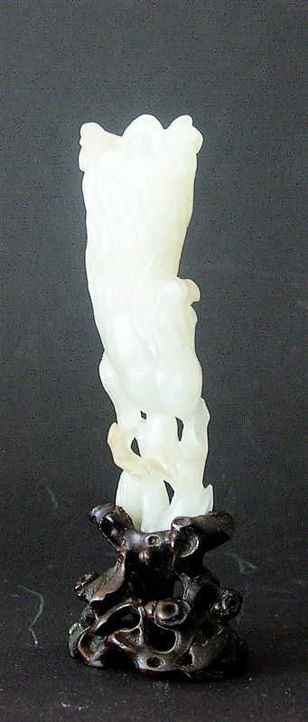 Chinese jade vase in finger citron shape