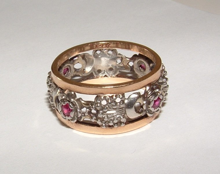 Vintage 14K Gold Garnet Eternity Ring c.1940s