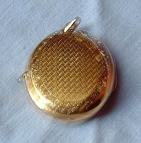 14K Gold Chatelaine Locket Compact w Sapphire Clasp