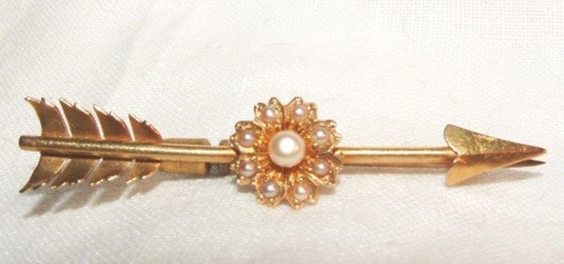 14K Yellow Gold Victorian Arrow Bar Pin with Pearls