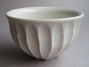 Guinomi, Sake Cup. Porcelain; Hanako Nakazato.