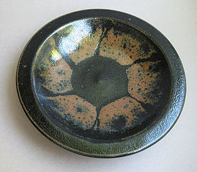 Mashiko-yaki Plate, by Tagami Isamu. Black & Kaki Glaze