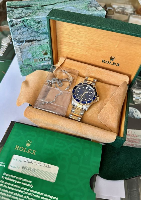 ROLEX SUBMARINER 2-Tone 18k/SS 16613Box &amp; Papers 2000 OEM