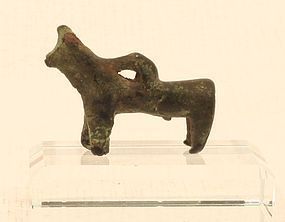 Greek Geometric bronze Bull pendant