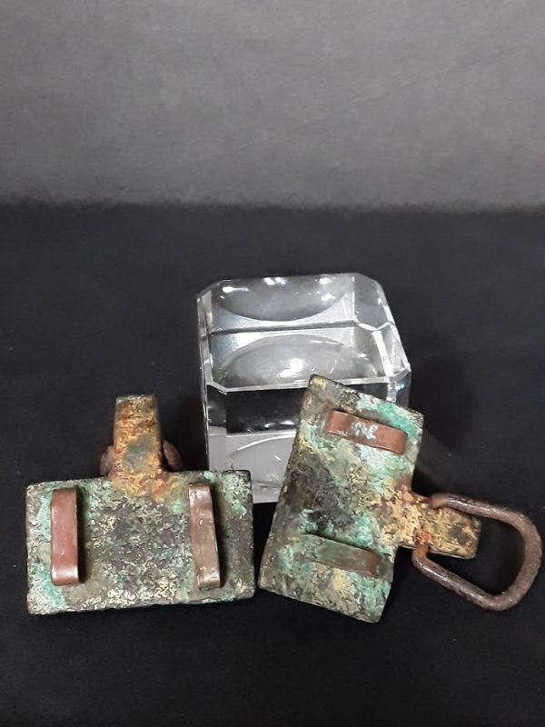Han dynasty gilded bronze and stone buckles