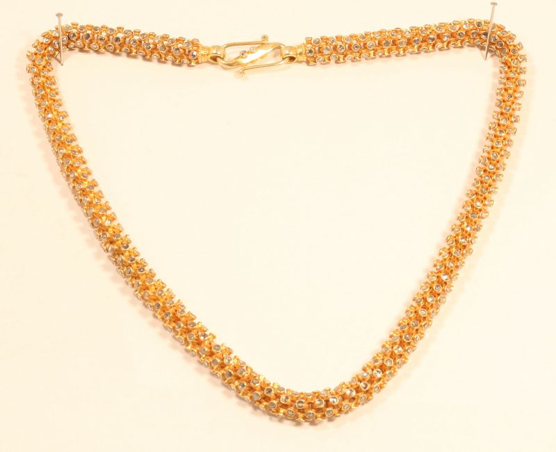 India High Carat Gold and Diamond Necklace approx 740 diamonds