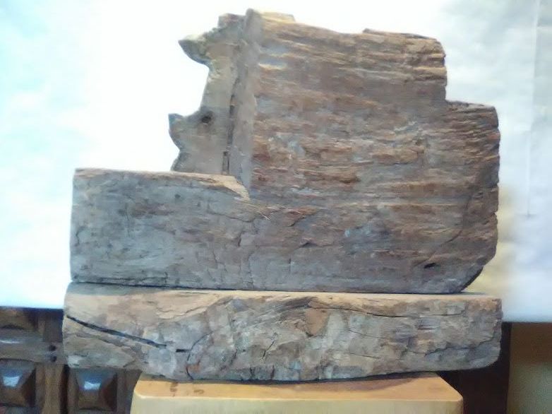 17-18th c Continental hard wood column Capital fragment