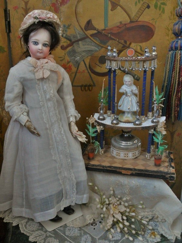 Pretty Fashion Doll Display Altars / France 1870/75