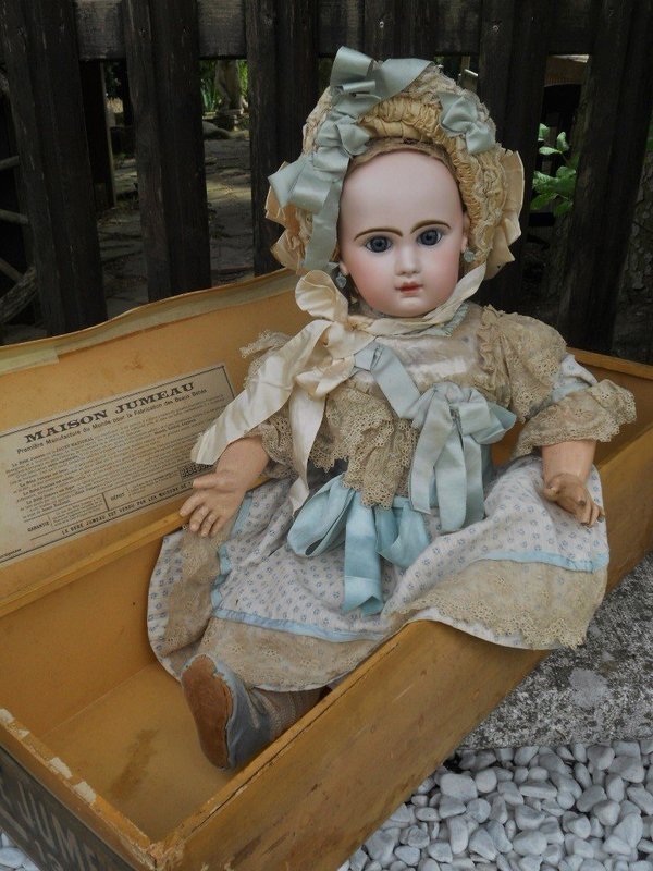 Stunning large French Bisque Bebe by Jumeau in Jumeau Factory Box