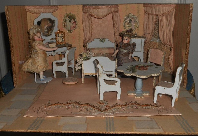 Miniature Doll House Chambre in Original Presentation Room-Box