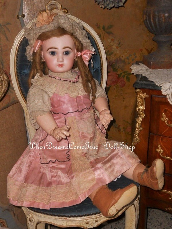 Pretty French Bisque Bebe by Jumeau Size 12.
