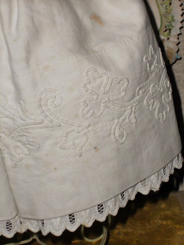 Pretty White Enfantine Pique Cotton Gown for Early Poupee