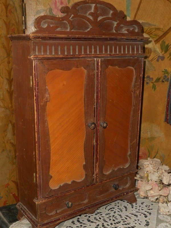 Rare Bebe´s Wooden &quot; Petite Armoire &quot; from Paris Doll Shop