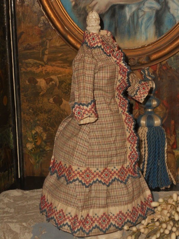 Pretty Early antique Poupee Cotton Gown