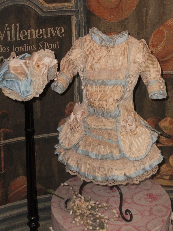 Elegant French Silk Bebe Costume with Bonnet