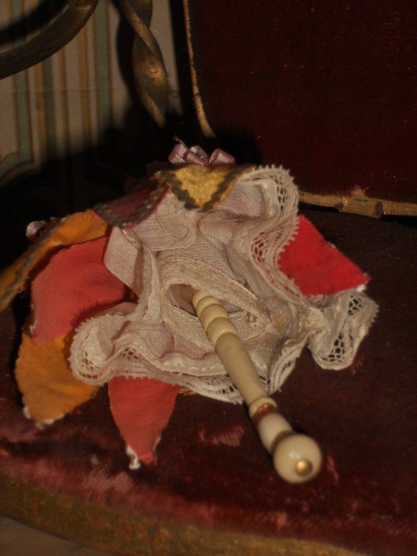 Tiny French &quot; Folies a Musique &quot; Doll Display