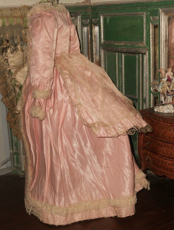 ~~~ Pretty Pink Antique Silk Satin Poupee Gown ~~~