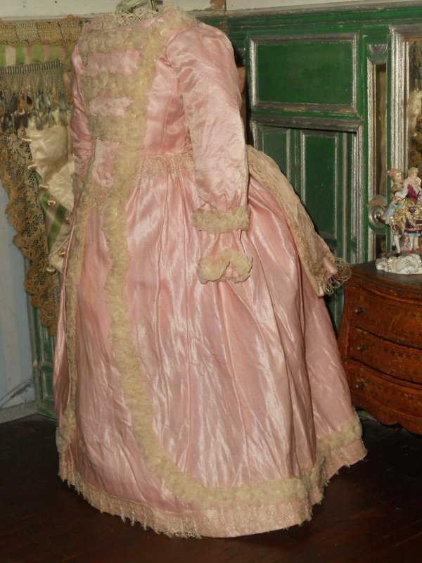 ~~~ Pretty Pink Antique Silk Satin Poupee Gown ~~~