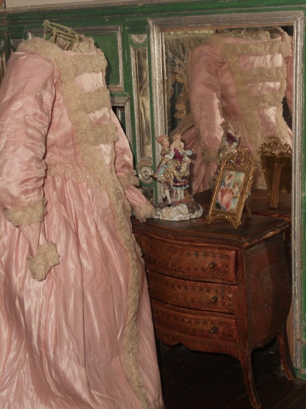 ~~~ Pretty Pink Antique Silk Satin Poupee Gown ~~~