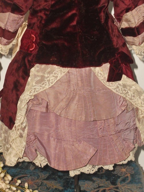 ~~~ Elegant French Bebe Silk Costume with Bonnet ~~~