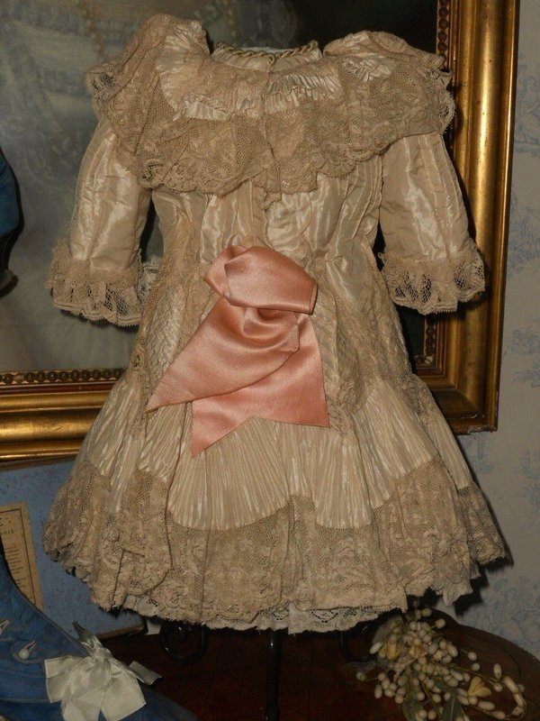 ~~~ Beautiful French Silk Bebe Gown size 11/12 Jumeau ~~~