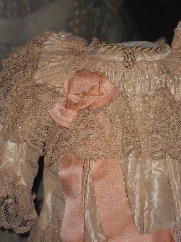 ~~~ Beautiful French Silk Bebe Gown size 11/12 Jumeau ~~~