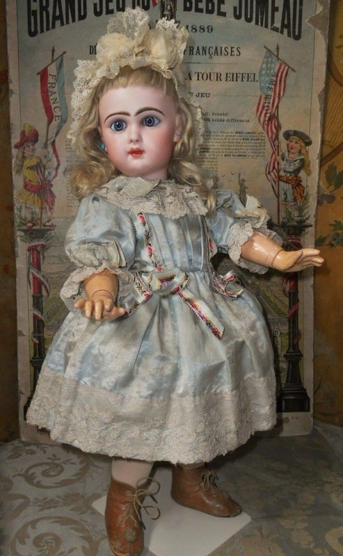 Pretty French Bisque Bebe by Jumeau in all original Condition