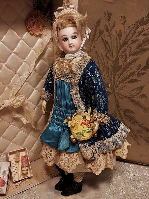 ~~~ Petite French Teen Poupee by Jumeau in Presentation ~~~