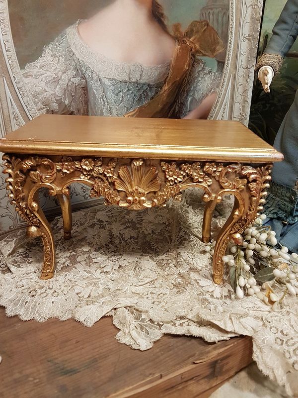 ~~~ Elegant French Poupee Salon Table from 19th. Century ~~~