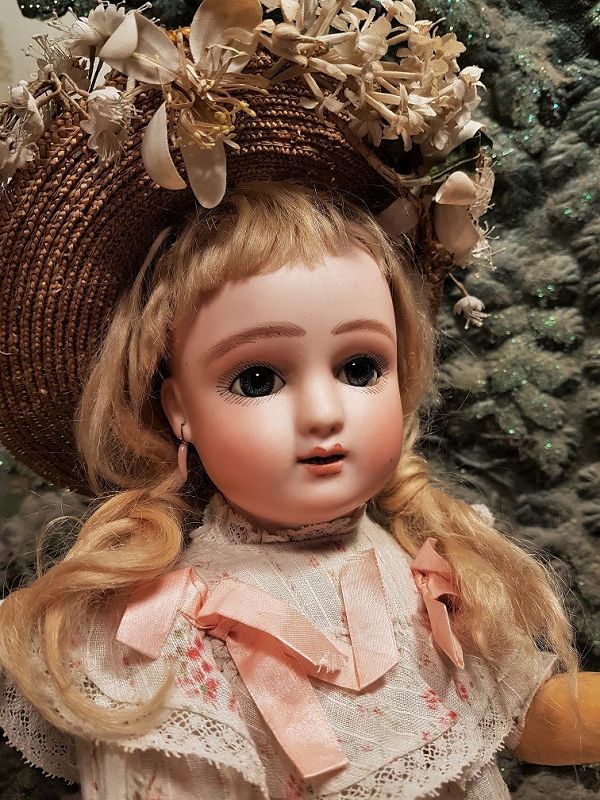 ~~~ Childlike French Bisque Bebe Steiner Figure C with Lever Eyes ~~~