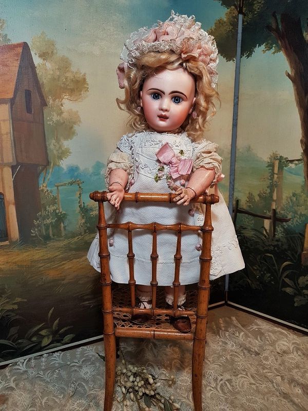 Lovely Bisque Bebe Louvre by Jumeau Factory Special Series / 1890