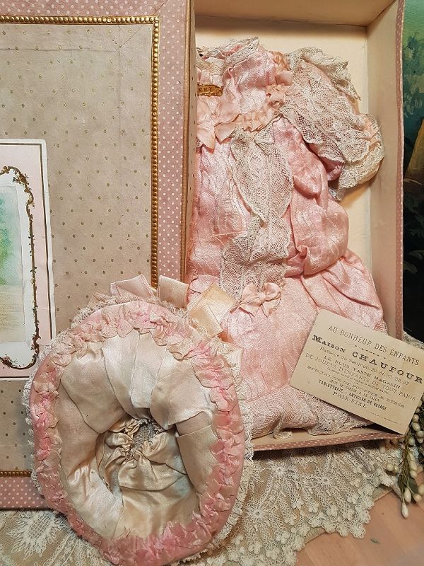 ~~~ Superb Antique Silk Costume with Bonnet in Presentation Box ~~~
