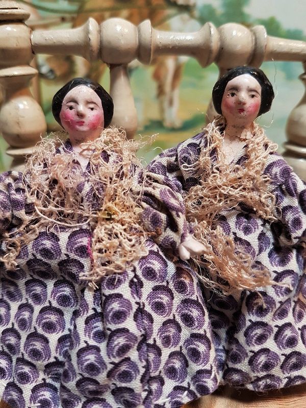 Little Grodnertal Wooden Twins with fine Original Costume