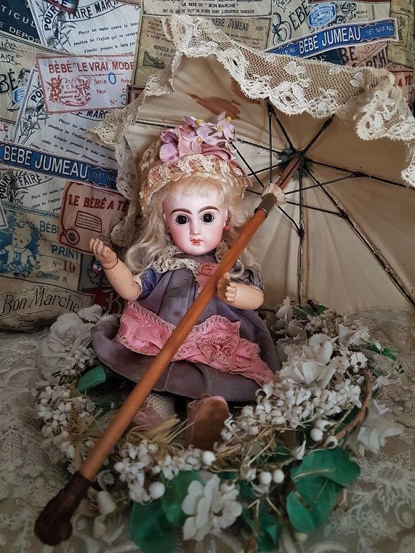 Rare 9,5 &quot; Size 1 Mademoiselle Jumeau in Pretty Antique Clothing
