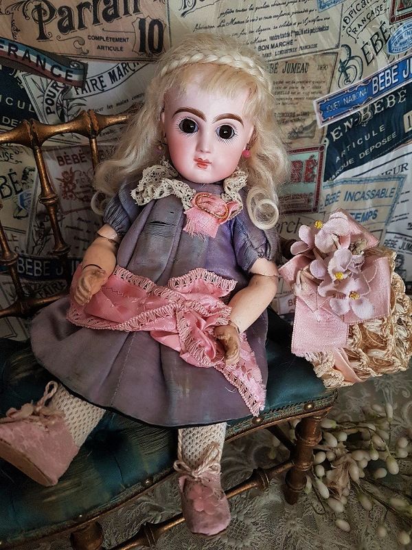 Rare 9,5 &quot; Size 1 Mademoiselle Jumeau in Pretty Antique Clothing