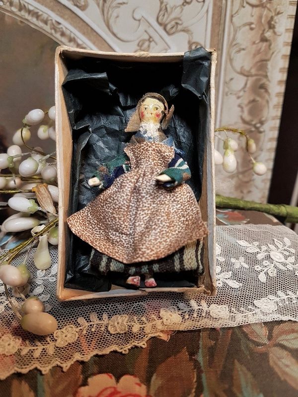~~~ Lovely Small Grodnertal Wooden Doll in Original Costume ~~~