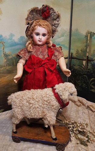 ~~~ Lovely Early Doll Friend Lamb with Squeaker ~~~