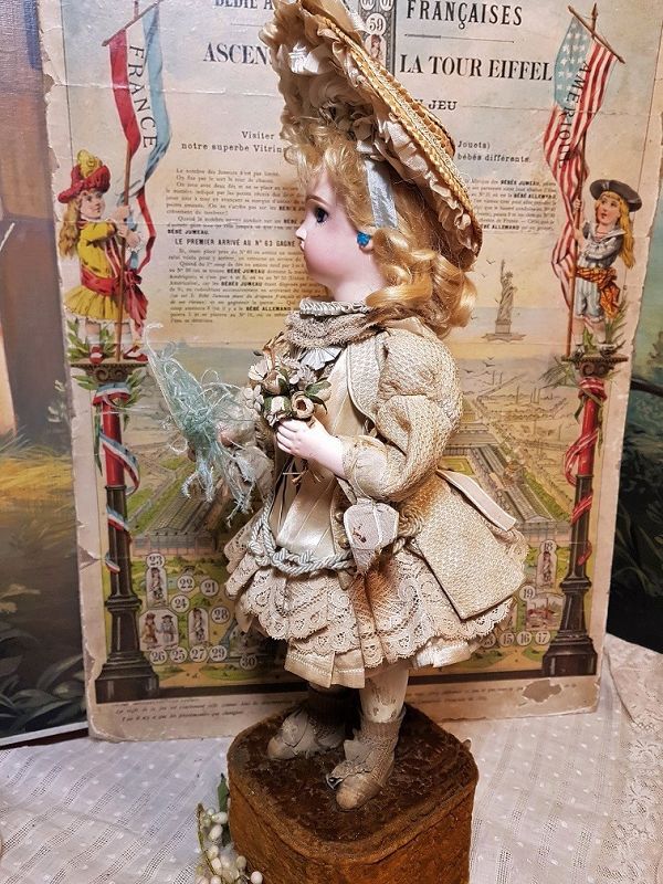 Rare &quot; Bebe Eventail &quot; Antique Musical Automaton by Leopold Lambert