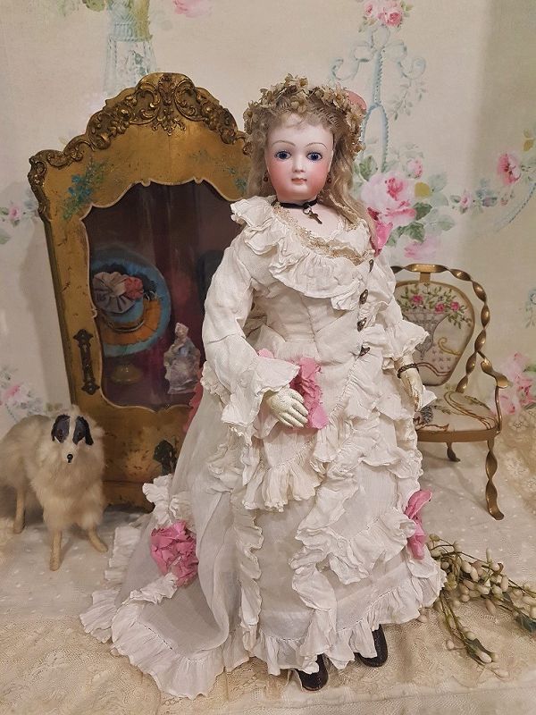 ~~~ Unusually Elegant French Bisque Poupee by Jumeau ~~~
