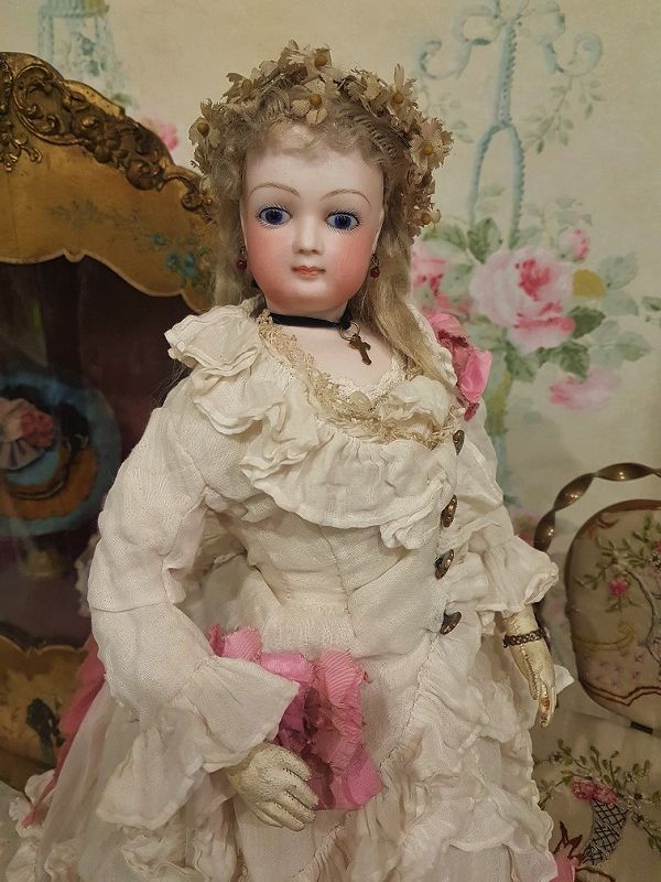 ~~~ Unusually Elegant French Bisque Poupee by Jumeau ~~~