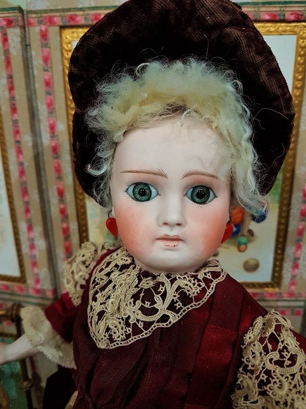 ~~~ Beautiful Bisque Bebe for the French Market / 1885 ~~~