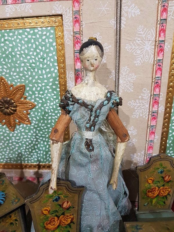 Rare Early Grodnertal Wooden Doll with fine Original Silk Costume