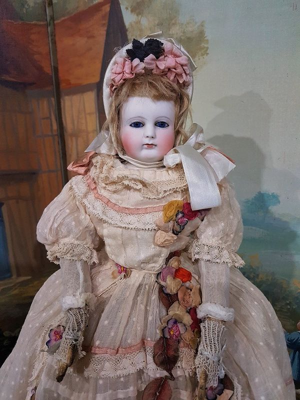 Early 1860 th. French Parisienne Poupee with original Presentation Box