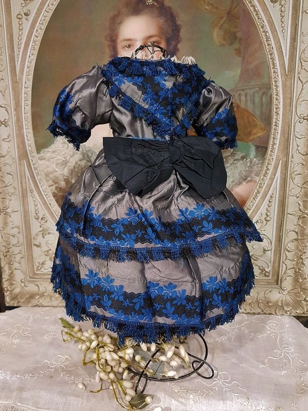 ~~~ Pretty Home Made French Poupee Enfantine Gown ~~~