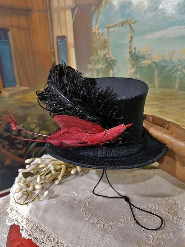 ~~~ Lovely 19th. century Silk Top Hat for Bebe or Poupee ~~~
