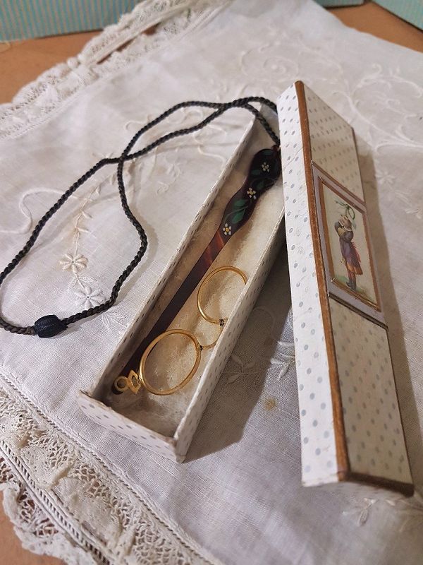 ~~~ Pretty Antique French Poupee Lorgnette in Box ~~~