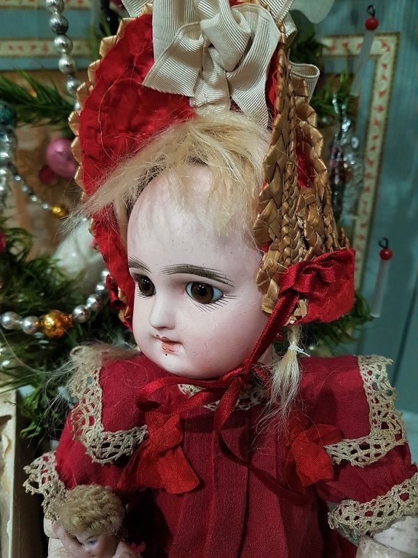 ~~~ Childlike Cabinet size French Mystery Bebe with Shy Expression ~~~