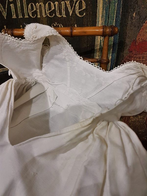 ~~~ Pretty Antique all original French Pique Bebe Gown / 1865 th.~~~